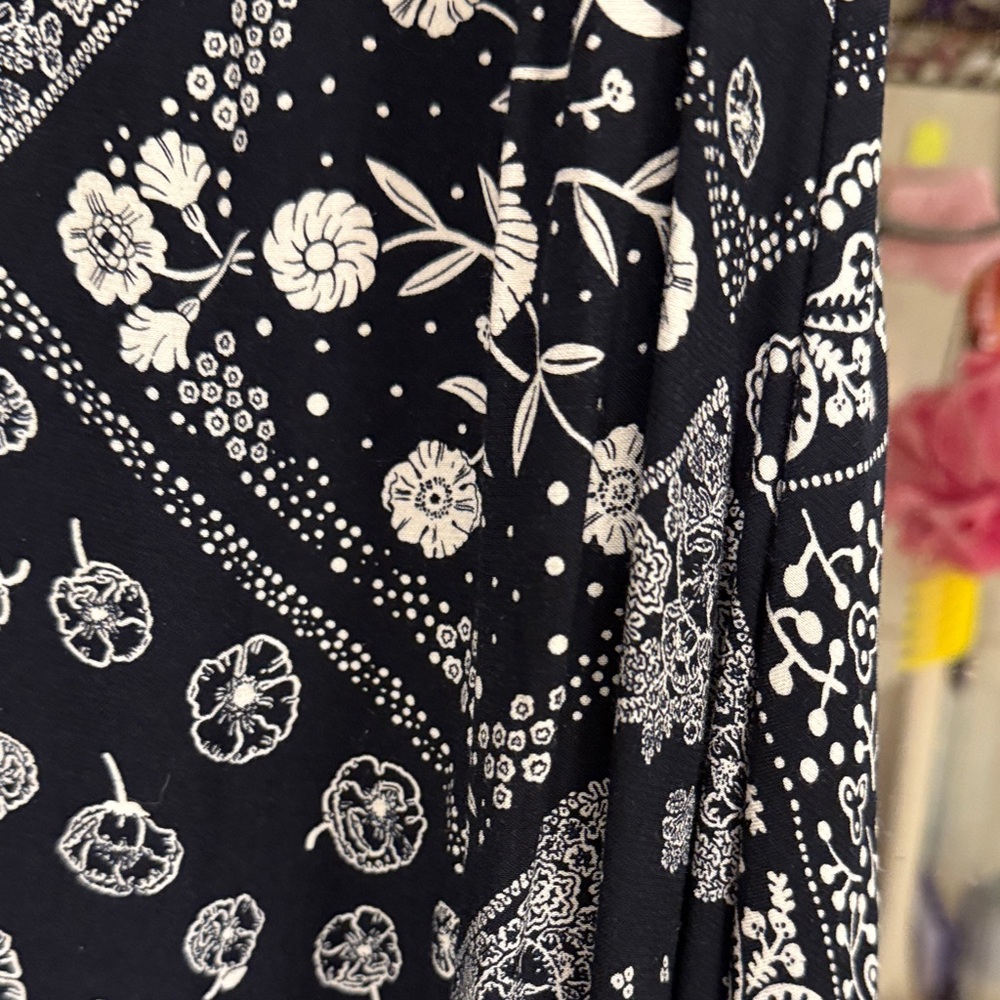 LOFT Navy and White Floral Dress- NWT’s - Picture 10 of 10